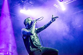 Fear Factory на концерте в Эйндховене в ноябре 2015. На фотографии — Бертон Белл