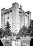 Le donjon, côté sud-ouest.