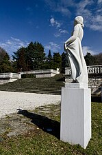 La scalinata d'ingresso al Parco della Favorita.