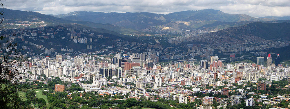 Panorama vido de Karakaso je aŭgusto 2007