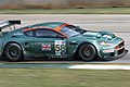 Una Aston Martin DBR9 da competizione (2005) in verde da corsa britannico