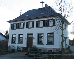 Gemeindehaus im historischen Ortskern.