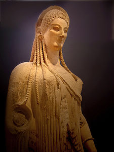 Kore, statuie din marmură (525-500 î.Hr.)
