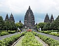 Temples principaus dau santuari de Prambanan (sègle IX).