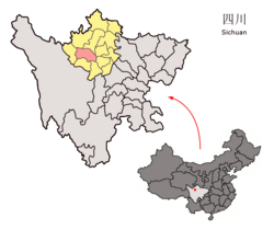 Cidade de Barkam (vermelha) na província de Ngawa (amarela) e Sichuan