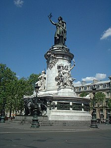 Monument à la République (1883), Paris, Place de la République. Ansicht im Originalzustand, vor 2013.