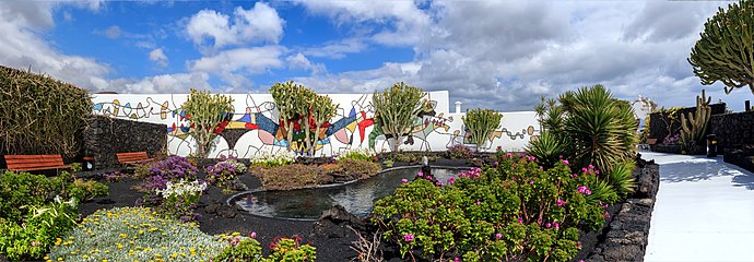 Wandmosaik von César Manrique im Garten seines ehemaligen Wohnhauses, der heutigen Fundación César Manrique