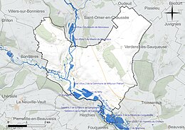 Carte en couleur présentant le réseau hydrographique de la commune