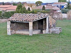 Lavoir au hameau du Chêne.