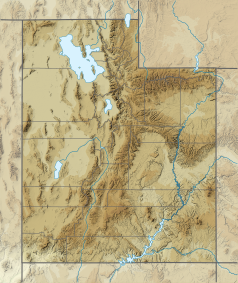 Mapa konturowa Utah, u góry nieco na prawo znajduje się czarny trójkącik z opisem „Gilbert Peak”