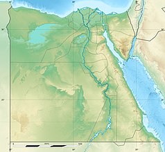Mapa konturowa Egiptu, blisko centrum na prawo znajduje się punkt z opisem „Luksor”
