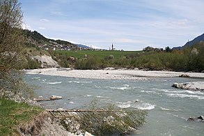 El Rin anterior cerca de Schluein con vistas a Sagogn