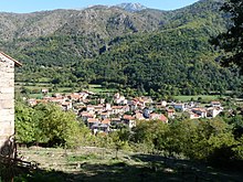 Pagtan-aw gikan sa Simbahan sa Saint-Etienne, sa Sahorre ug Canigou