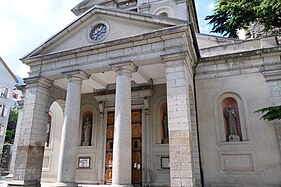 Entrée de l'église de Monthey.