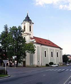 Kostel sv. Vavřince, pohled z náměstí