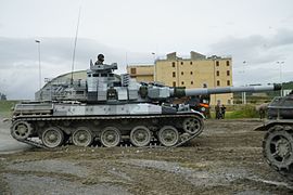 AMX-30B2 FORAD avec le camouflage en zone urbaine en 2016 : ils sont retirés du service en octobre 2018.