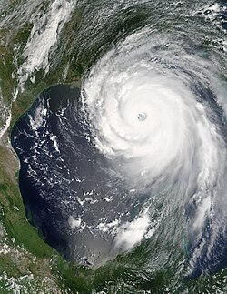 Image satellitaire de Katrina le 28 août 2005 à 1 h UTC (source : NASA).