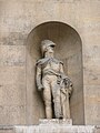 Statue du général Drouot sur la façade Rivoli du Palais du Louvre