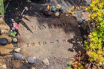 Grabplatte Manriques auf dem Friedhof von Haría