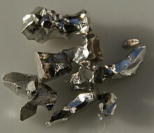 Pieces of pure iridiumKosi čistega iridija