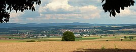 Gieboldehausen set fra vest, med Harzen i baggrunden