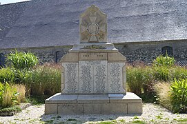 Monument au mort d'Inguiniel vu de face.