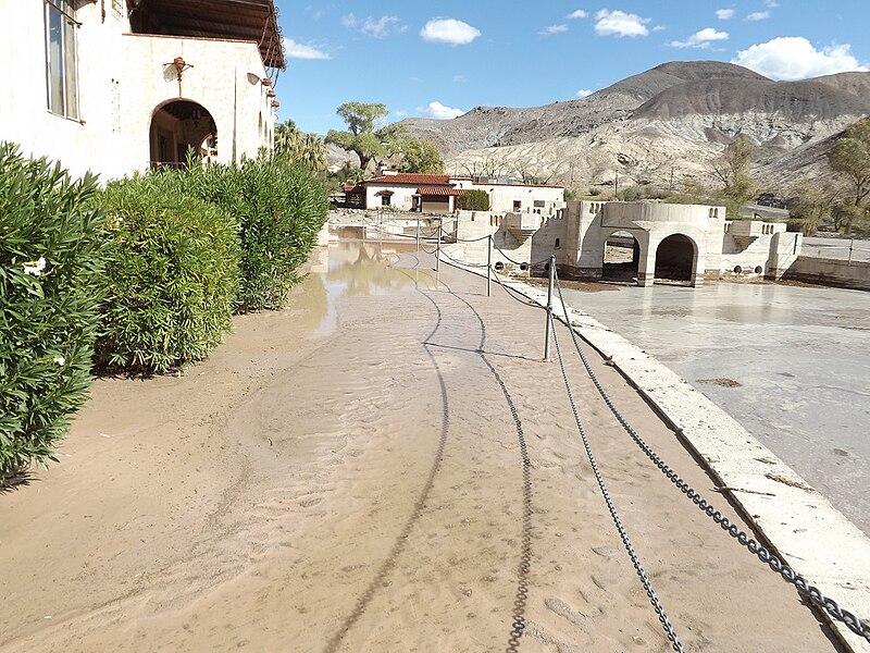 File:Scotty's Castle Pool Filled with Muddy Water (e3aeb0bc-ccab-2edf-851f-b4009efc09c5).JPG