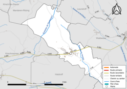 Carte en couleur présentant le réseau hydrographique de la commune