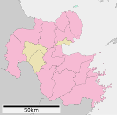 Mapa konturowa prefektury Ōita, blisko centrum na prawo u góry znajduje się punkt z opisem „Kitsuki”