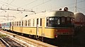 試作機のALn668.1999号機と同型のスッザーラ - フェラーラ鉄道のALn668.12号機、前頭部形状や側面の窓扉配置等が第3世代の機体と異なる、フェラーラ駅、1994年