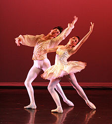 Pas de deux di Paquita, in un concerto della compagnia di danza NW presso il World Trade Centre Theatre di Portland, Oregon