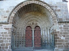 Porche de l'église Saint-Georges.