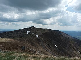 Le Plomb du Cantal vu depuis le puy du Rocher au nord-est.