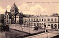 Synagoge und altes Bahnhofsgebäude, zu diesem Zeitpunkt bereits als Markthalle genutzt (um 1900)