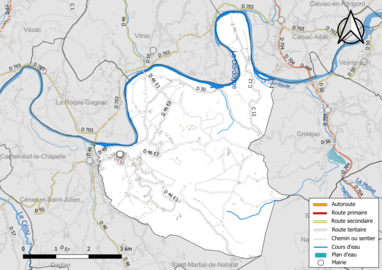 Carte en couleur présentant le réseau hydrographique de la commune