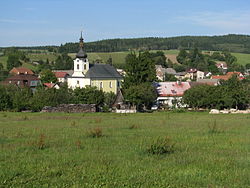 Obec s dominantou kostela sv. Václava