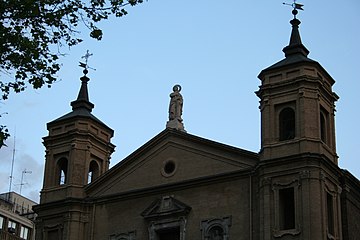 Frontón de la Iglesia Basílica de Santa Engracia.