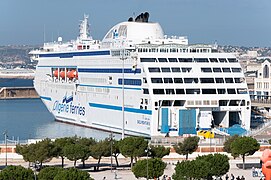 Point de vue sur le Badji Mokhtar III dans le port de Marseille le 13 novembre 2021.jpg