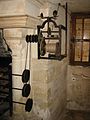 Gewichtsgetriebenes historisches Uhrwerk für Bratenwender auf Schloss Chenonceau