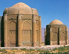 Torres de Kharraqan, mausoleos de los príncipes selyúcidas, construidas en 1068 y 1093 en Irán