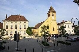 Gemeentehuis en Église Saint-Léger