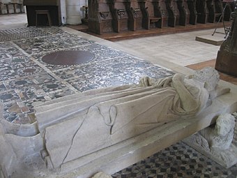 Gisant de Philippe Ier, abbaye de Saint-Benoît-sur-Loire, XIIIe siècle.
