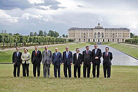 Koizumi cùng các nhà lãnh đạo thế giới tại Hội nghị thượng đỉnh G8 lần thứ 32 ở Strelna, Nga.