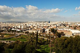 Tunis édpis l' colline du Djellaz.