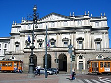 La "Teatro alla Scala" de ekstere