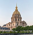 Vue du bâtiment depuis le jardin du sud-ouest.