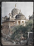 True-colour photograph - Lahore, India (now Pakistan) in 1914 - The Samadhi (mausoleum) of Ranjit Singh, "Sher-e-Punjab" ("the Lion of Punjab"), Maharajah of Punjab and the Sikh Empire (1780-1839) 01.jpg