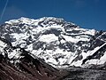 Vrh Aconcagua sa glečerom u podnožju