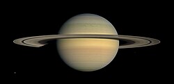 Saturno, imaxe dende a sonda Cassini o 23 xullo de 2008.