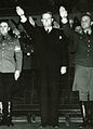Quisling (midden) tijdens de achtste nationale partijbijeenkomst in het Bislettstadion (1942)